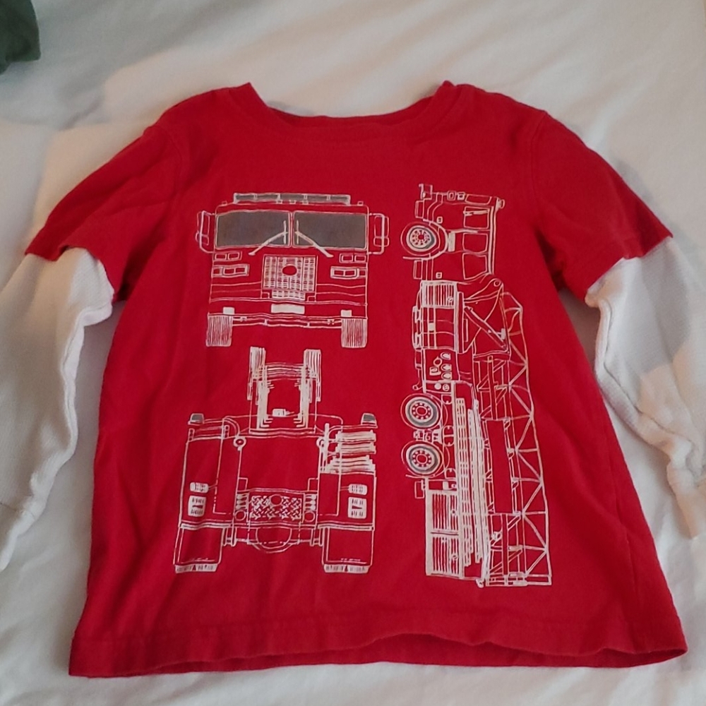 Carter's boys long sleeve tee,size 4 t